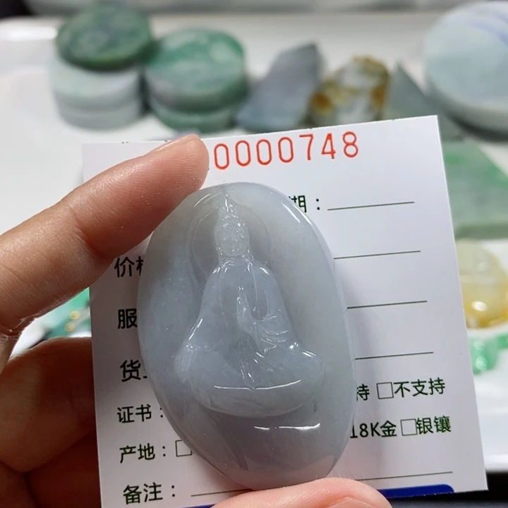 翡翠颈饰未镶嵌观音