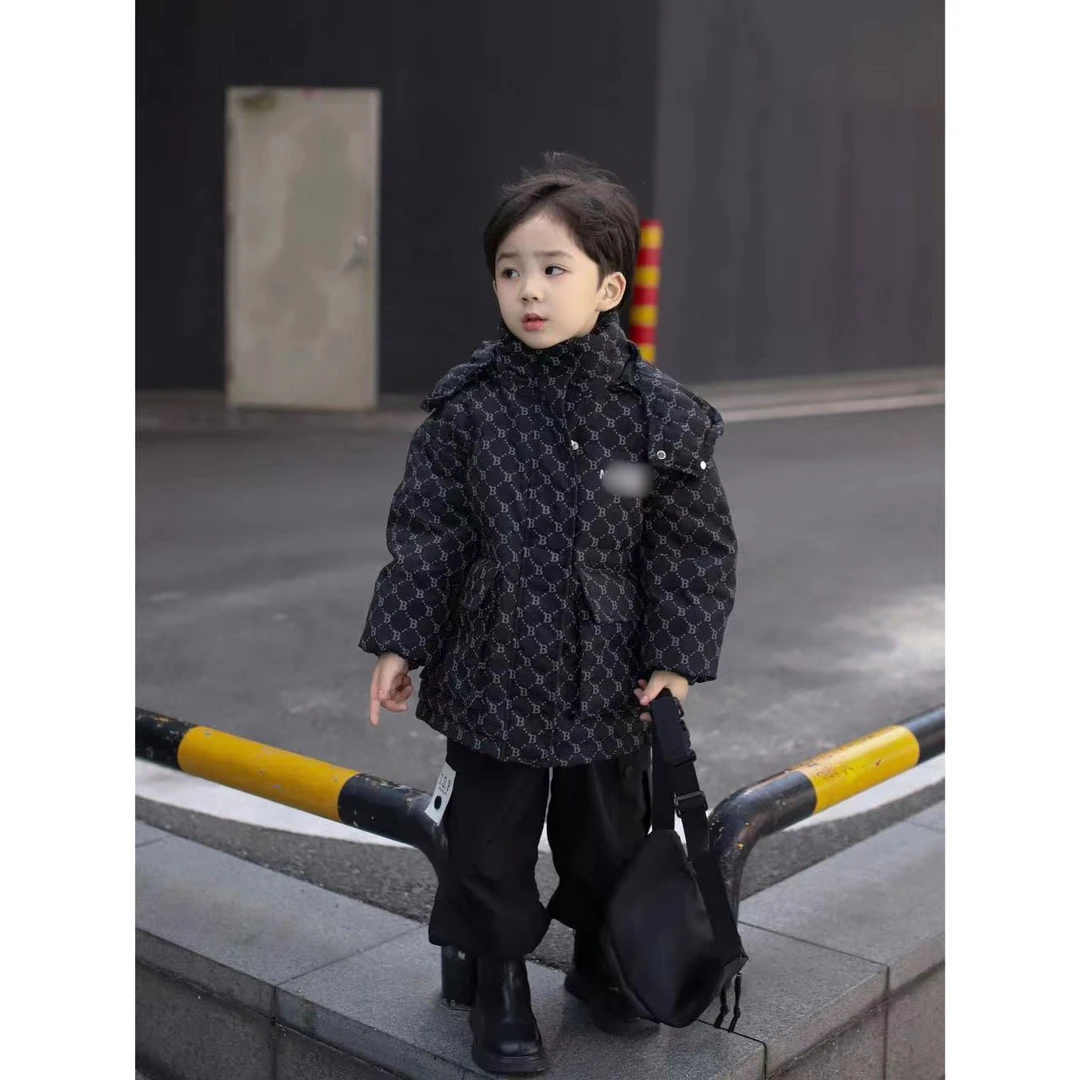 伟伟同款【冬日来电】2024冬季新款发光90白鸭绒儿童羽绒服童装加绒