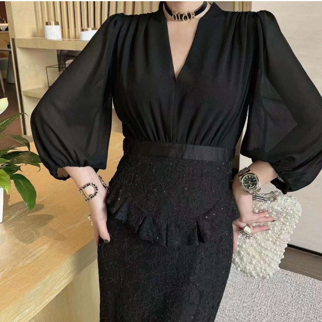 法式女装连衣裙蕾丝黑色收腰显瘦气质v领夏季轻奢设计师优雅拼接
