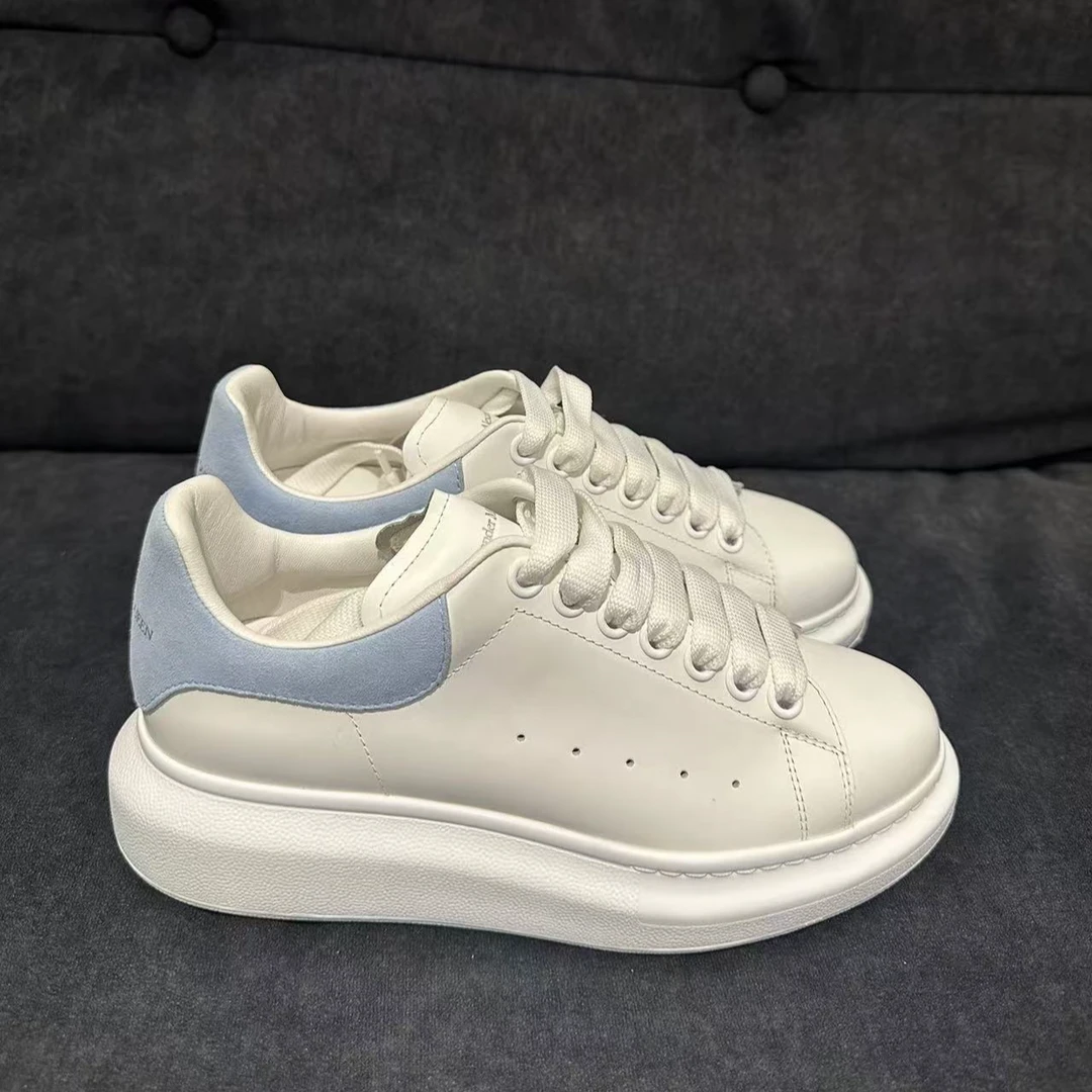 全新未使用 Alexander McQueen/亚历山大·麦昆 低帮小白鞋 浅蓝尾