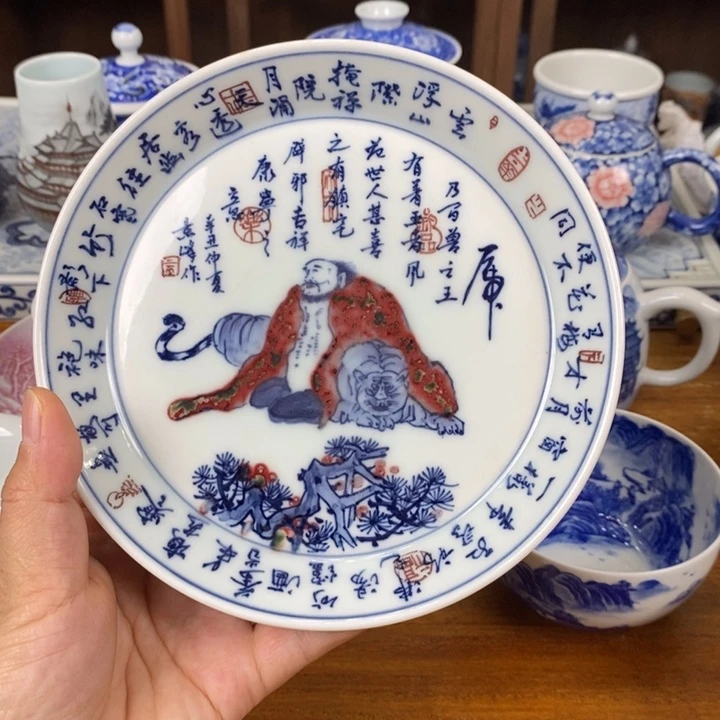 福利手绘青花釉里红