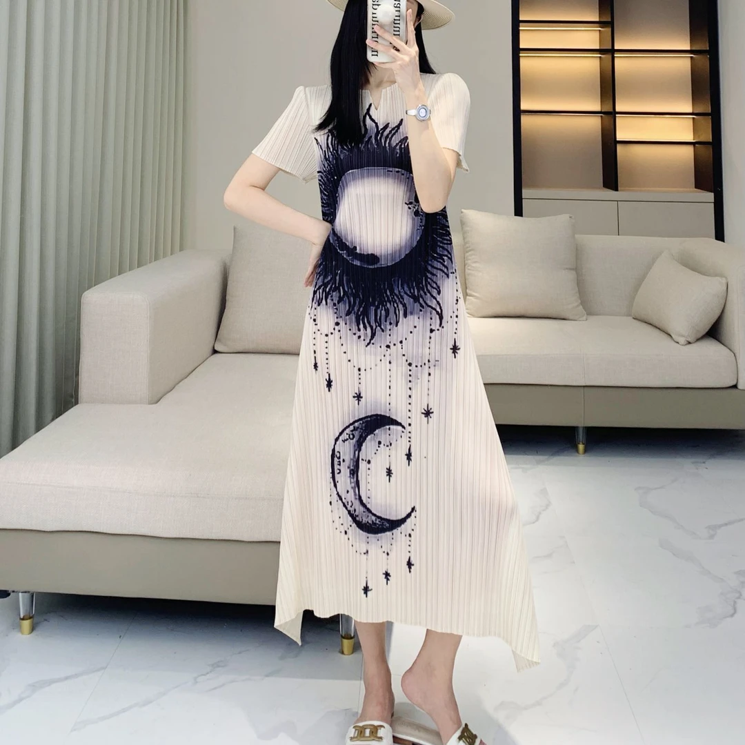 褶皱时尚宽松连衣裙新款女夏季设计感小众修身显瘦印花长裙子女