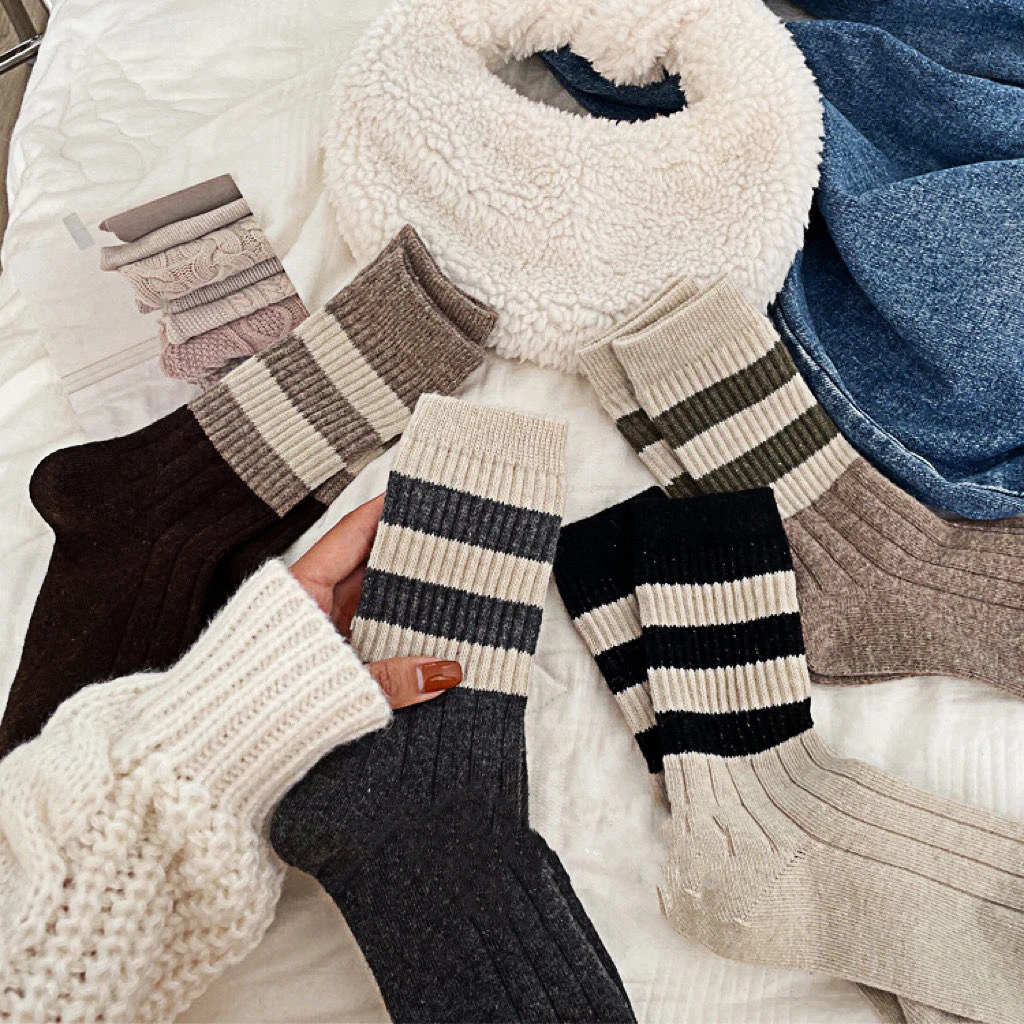 简约二杠袜子女百搭学生中筒袜女士袜子韩国潮流配鲨鱼裤的袜子