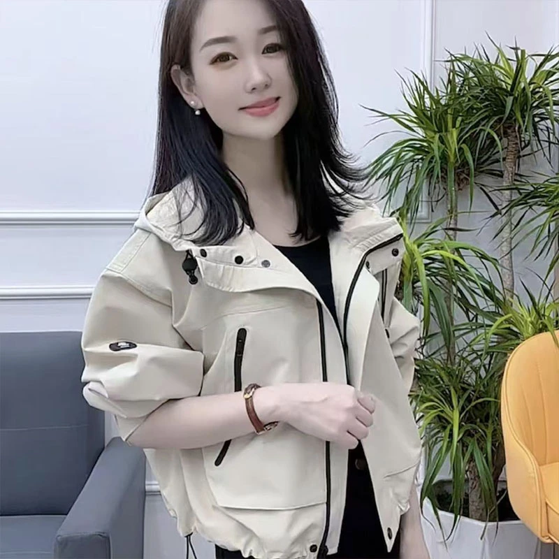 2024年秋季新款时尚连帽短款外套韩版休闲百搭宽松小个子夹克上衣