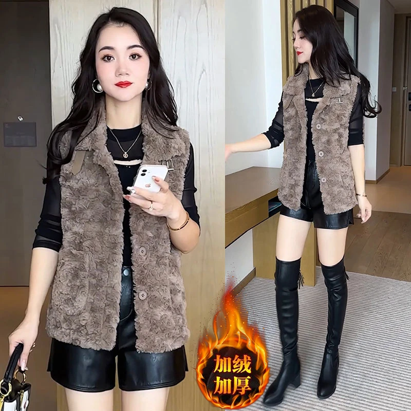 时尚加绒加厚背心马甲外套女2024冬季新款妈妈外穿保暖洋气质马夹