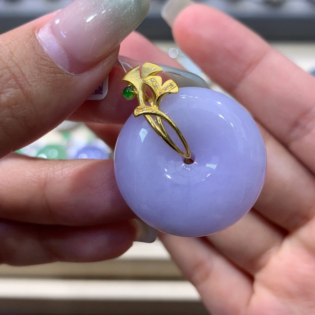 翡翠颈饰18K金镶嵌翡翠