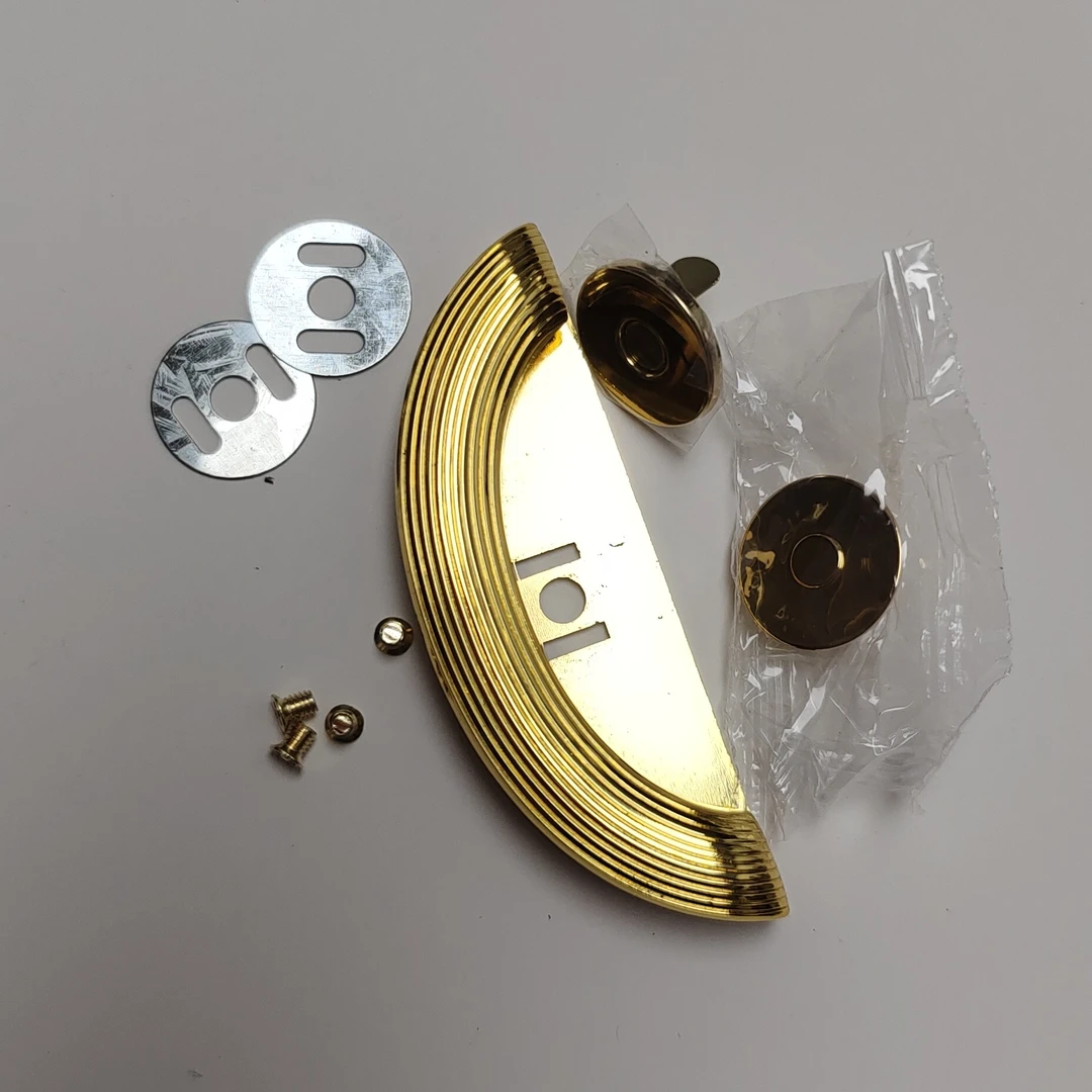 手工皮具五金系列：K金电镀月牙锁1把，脚钉4个