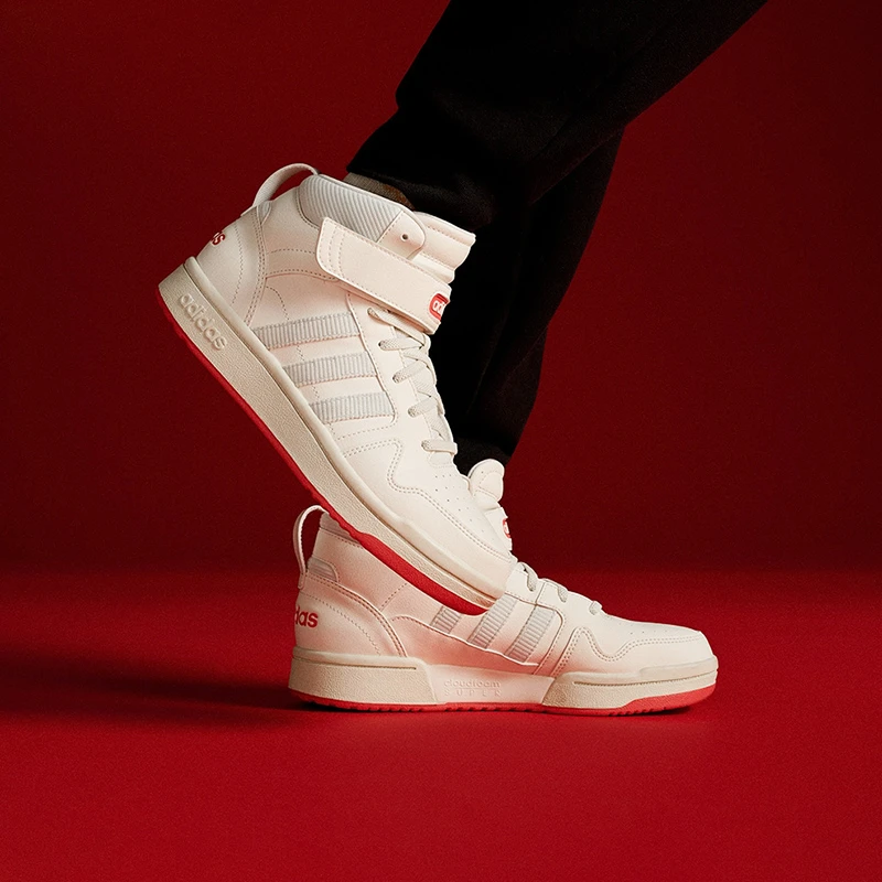 阿迪达斯女童鞋龙年新春节限定款小女孩中帮篮球风运动板鞋ID1145