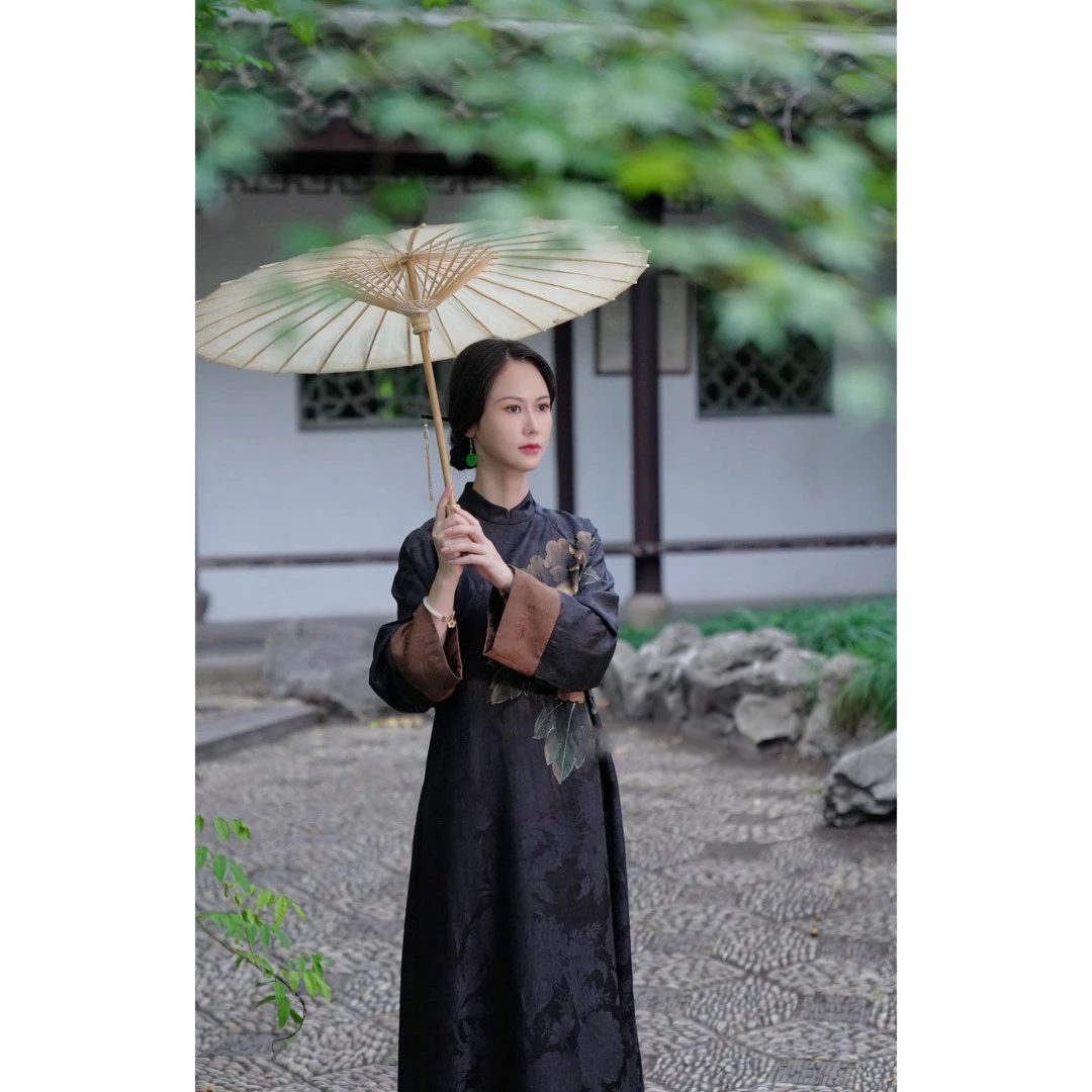 初见十三娘『花姿』复古中式国风气质春秋黑色古风香 云纱手绘袍子