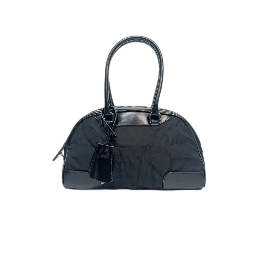 95新 Prada/普拉达 黑色降落伞尼龙小号贝壳手提包 2307P011