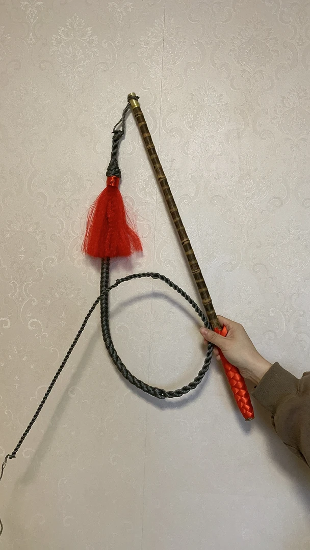 不怕水的放牧鞭，55到60厘米实心竹杆，1.3米长不怕水渔网绳