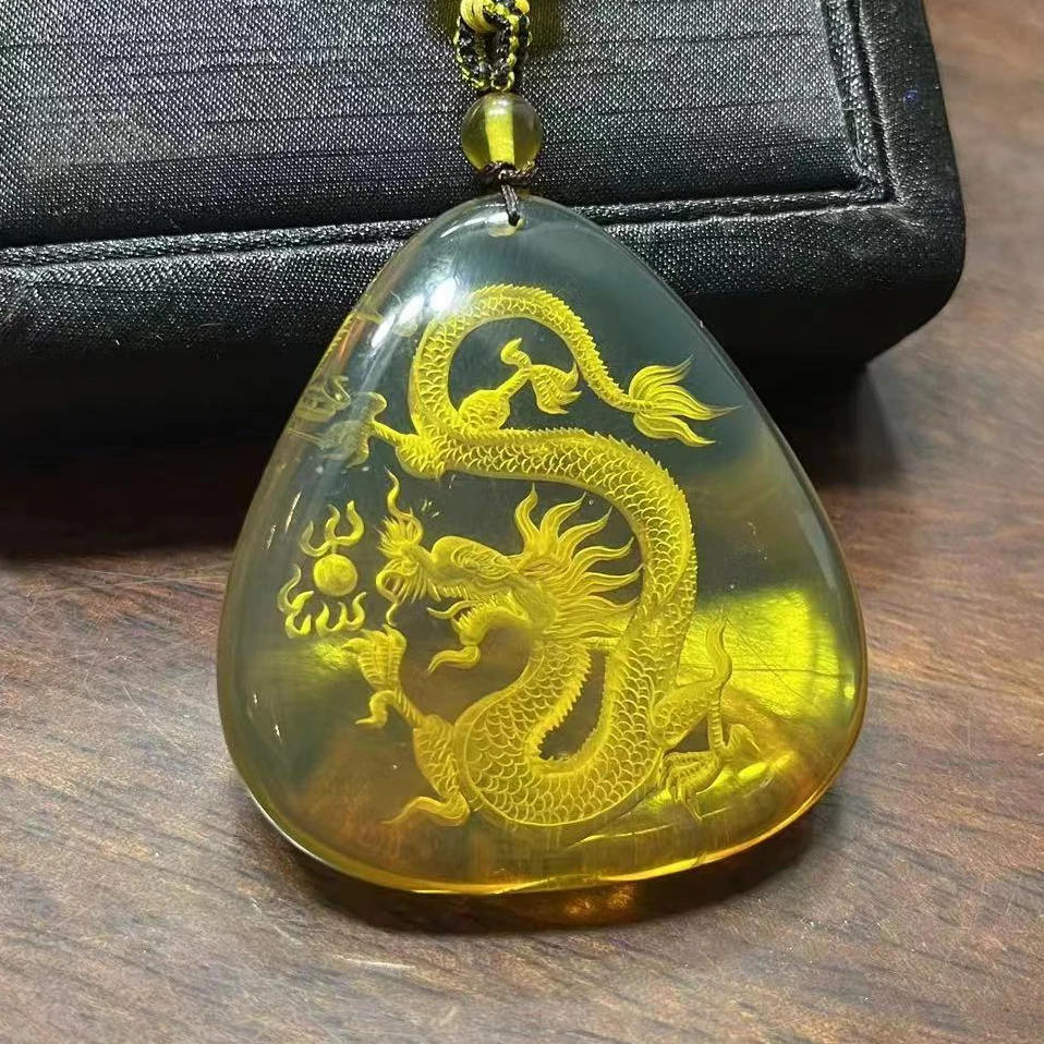 高端奢华天花板琥珀人工雕刻龙牌吊坠HP抖音基地一物一证