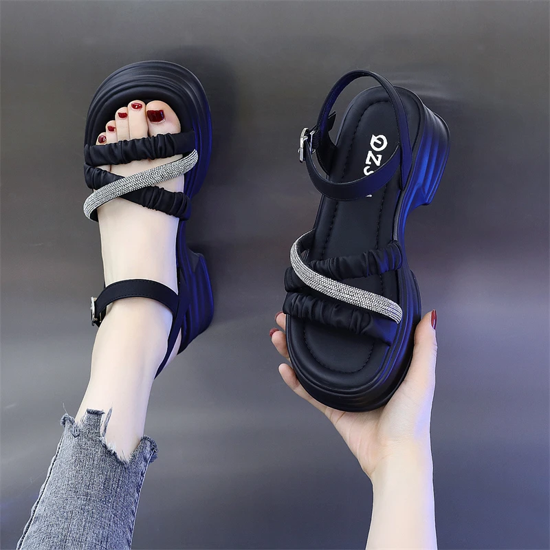 厚底水钻凉鞋女仙女风2025新款夏季网红配裙子松糕软底罗马沙滩鞋