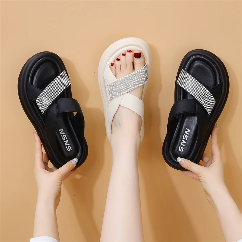 时尚凉拖鞋外穿一字2024夏季新款女孩软底配裙厚底松糕沙滩大码43