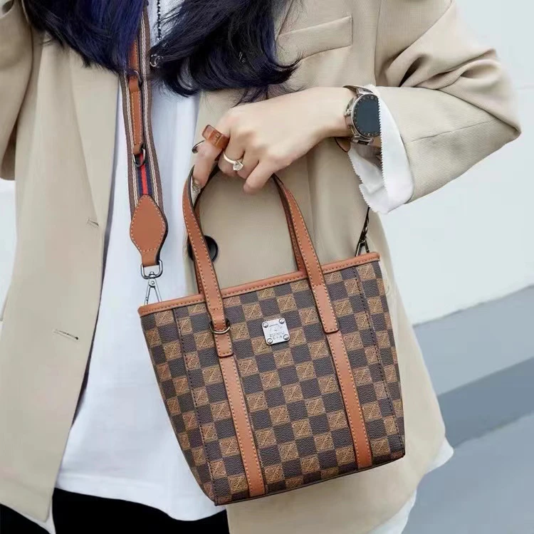 小托特包手提包小包棋盘格女包2024新款单肩斜挎包休闲潮07-7352