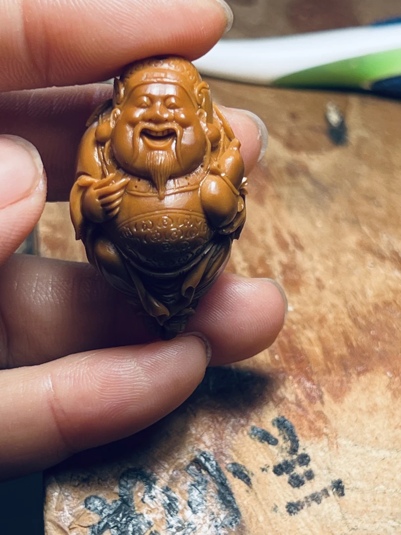 胡小兰作品“财神”水晶核纯手工雕刻红润饱满