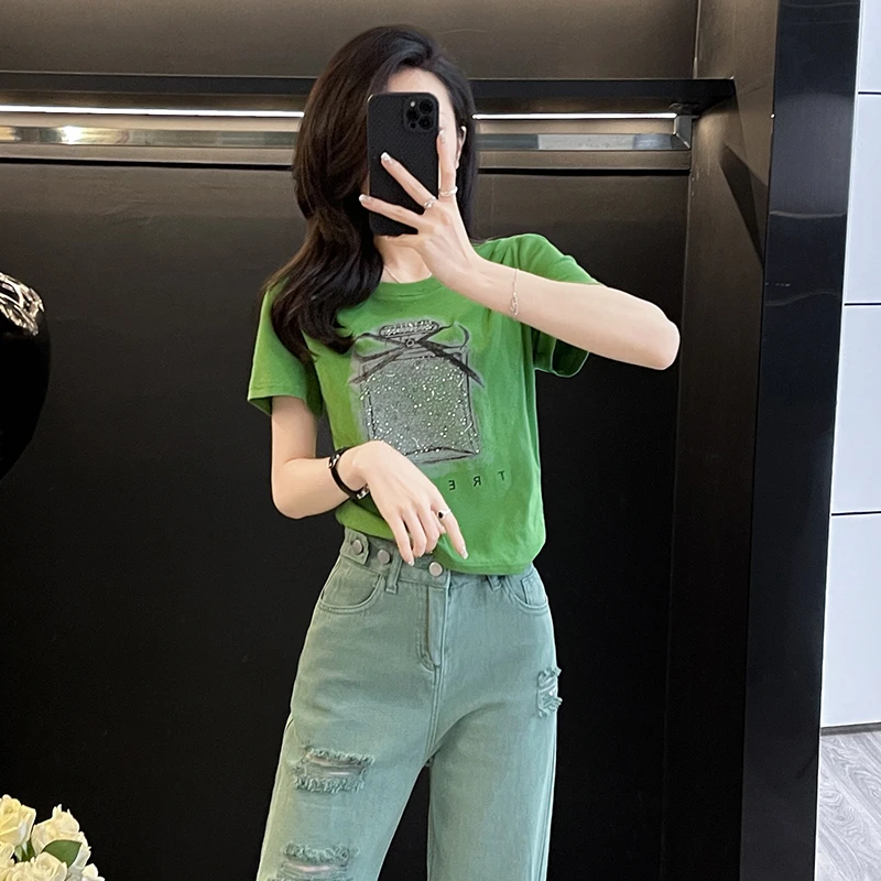 绿色正肩短袖T恤女夏季2025新款高级感小众百搭烫钻宽松显瘦上衣