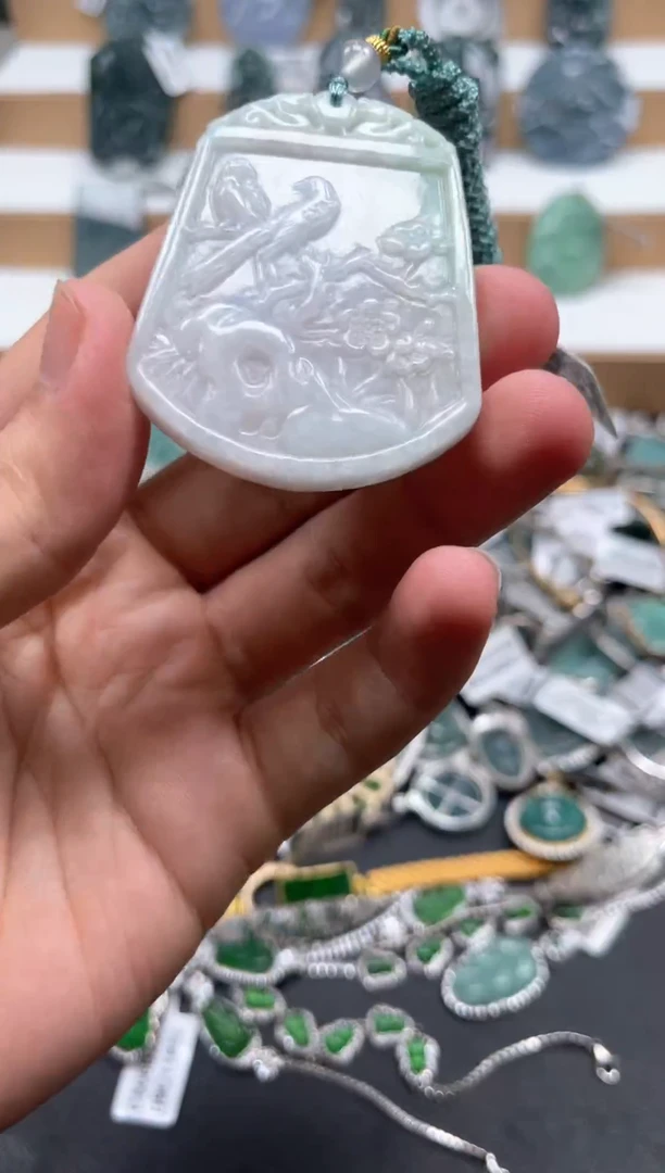【闪购商品】翡翠颈饰未镶嵌翡翠82