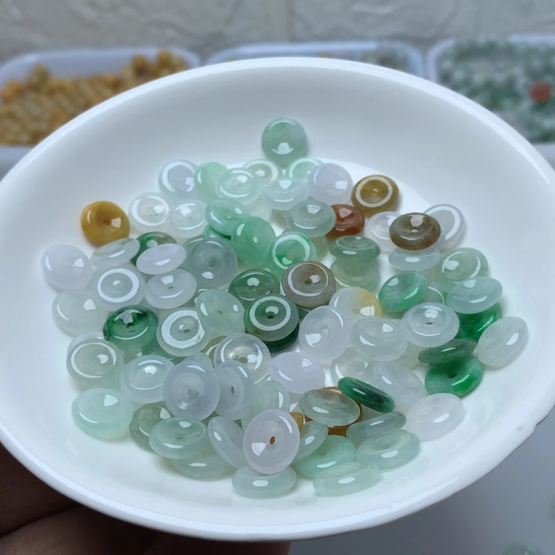 翡翠手链未镶嵌卡9冰三彩10颗
