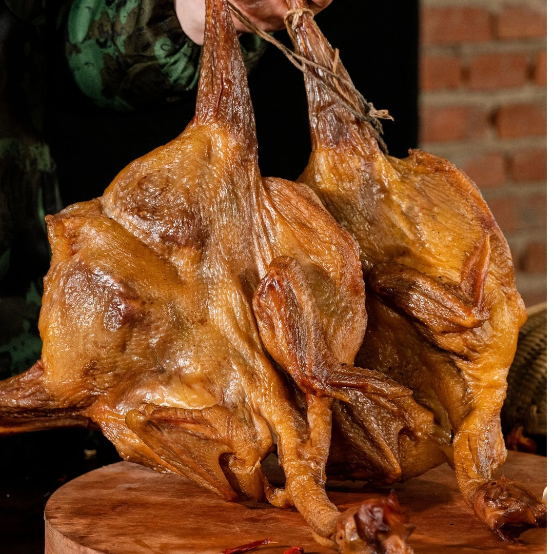 湖南石门土家腊肉腊货土特产柴火烟熏优质腊土鸡批发开店送礼佳品