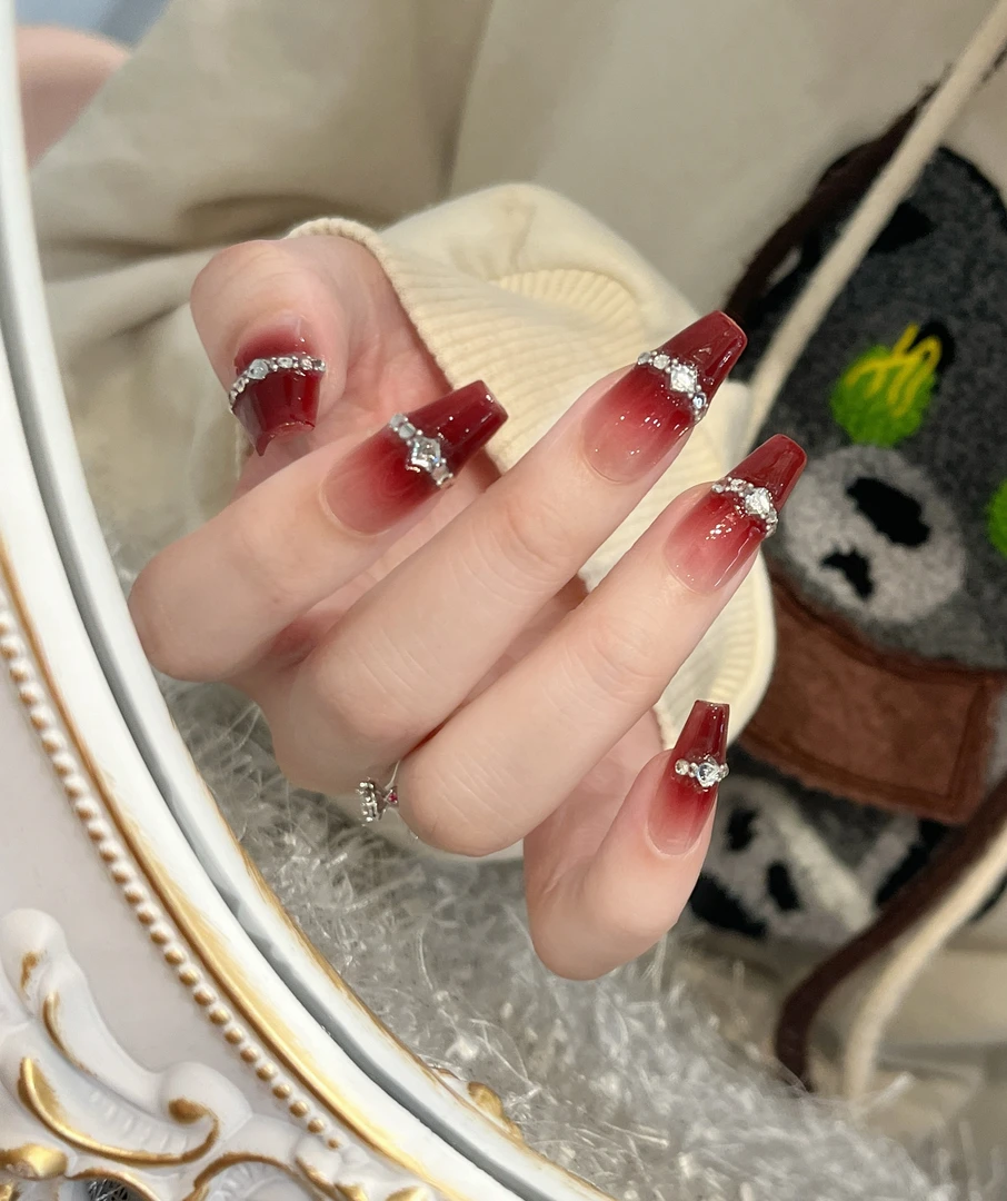 【伯爵夫人】珍珍手工穿戴甲秋冬显白红色渐变贴钻可拆卸美甲贴片