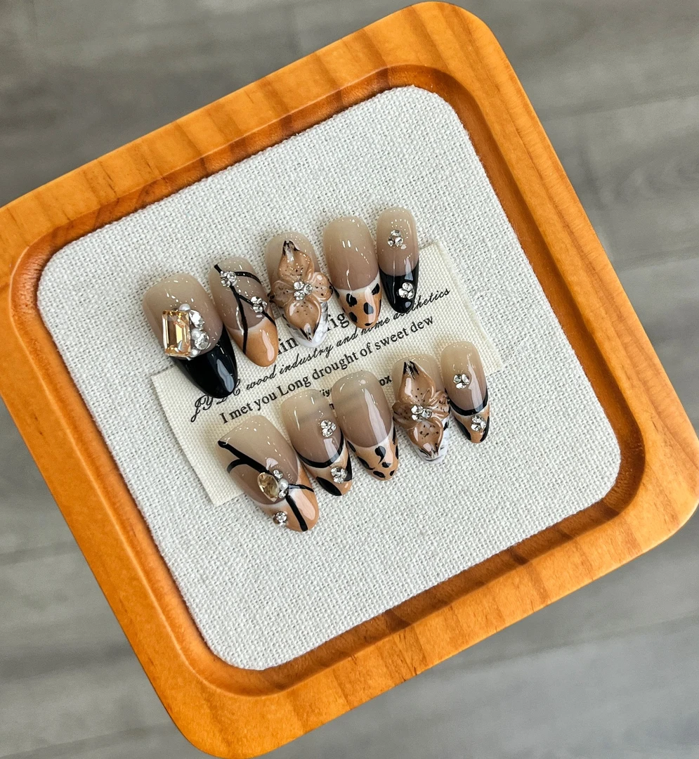 【恶魔之花】珍珍手工穿戴甲小众设计款手绘恶魔之花雕花美甲贴片