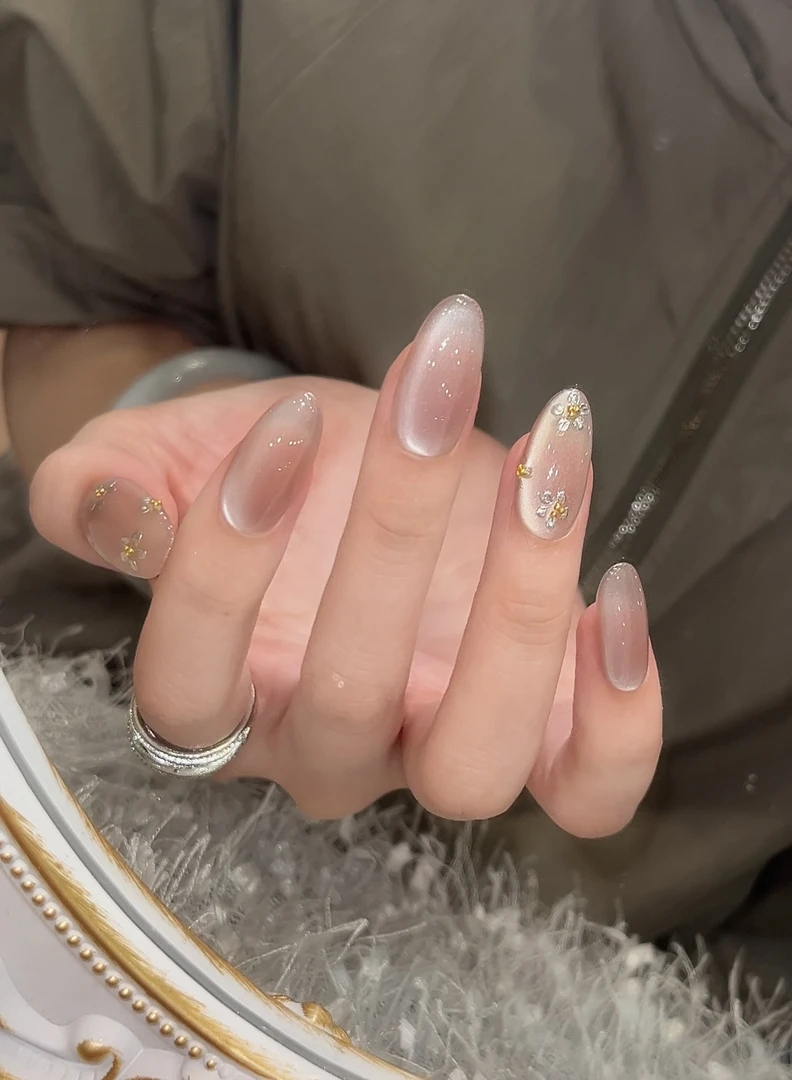 【金边花花】珍珍手工穿戴甲高级感魔金粉美甲中椭圆爆闪猫眼假指甲
