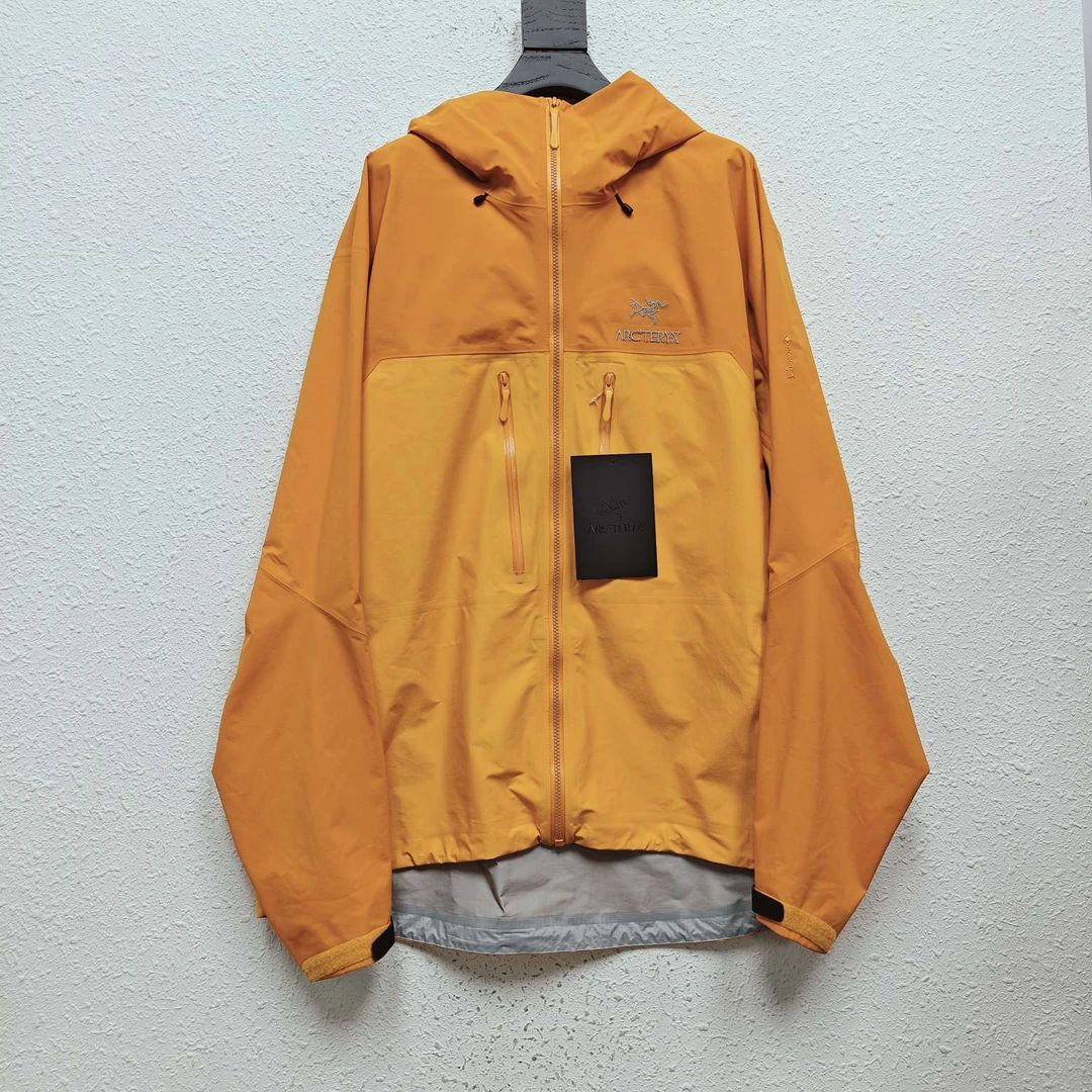 始祖鸟 Arcteryx Alpha Ar 冲锋衣 尺码/XL 成色/全新存放 HZ5821