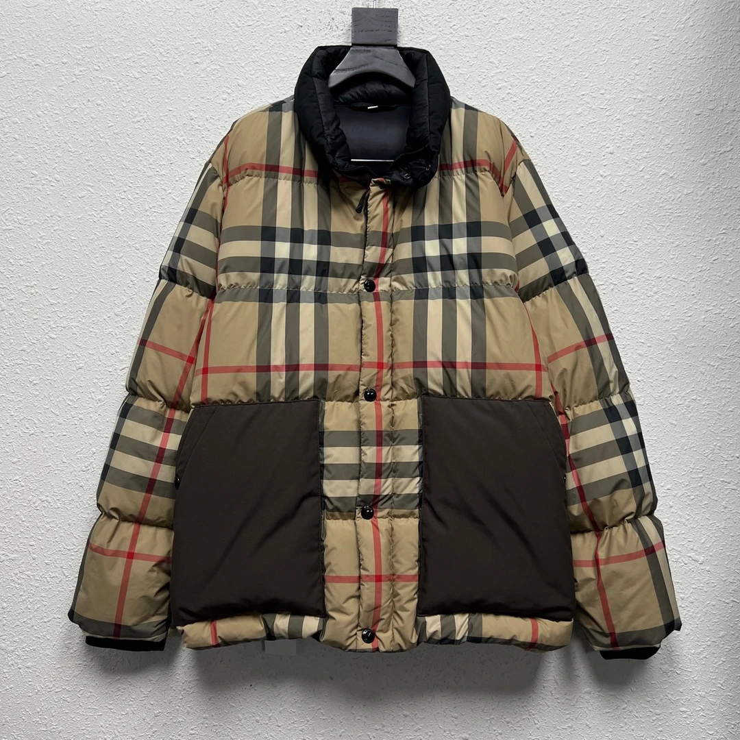 博柏利 Burberry 新款拼接格纹羽绒服 尺码/L 成色/新同 DY8489