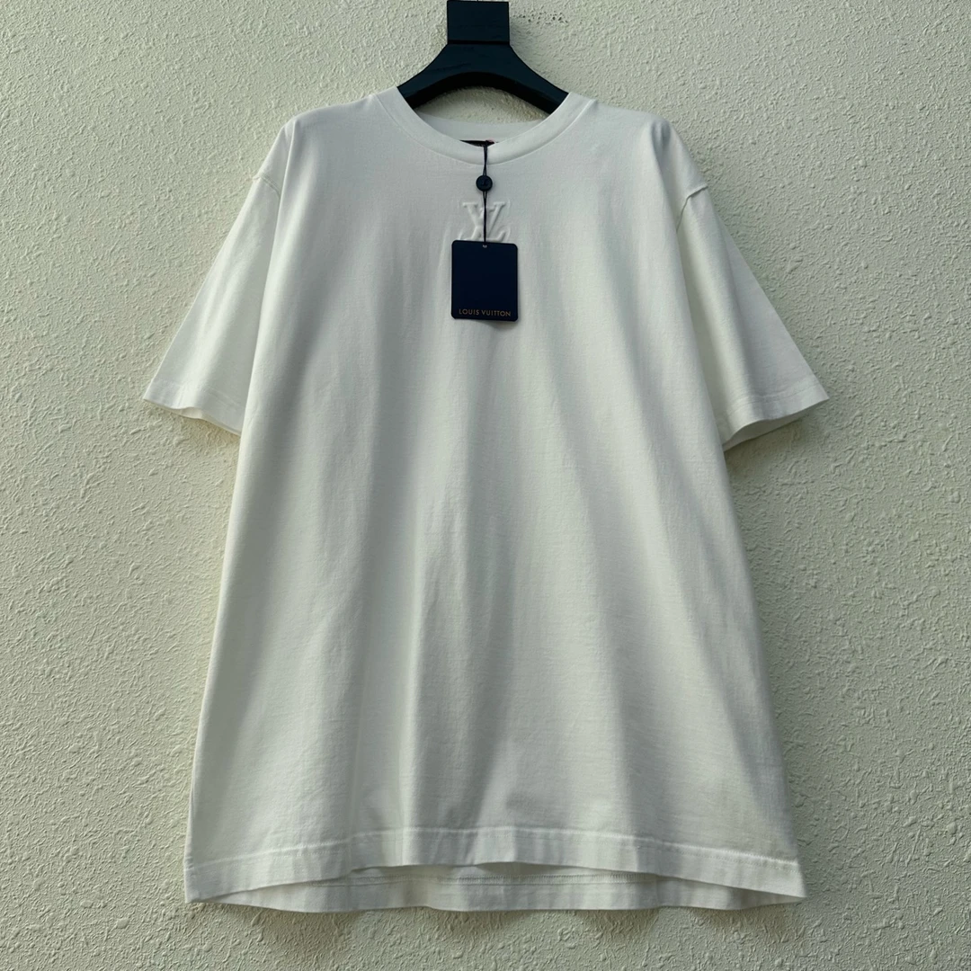 LOUIS VUITTON LV 浮雕LOGO短袖 尺码/XXL 成色/全新带吊 XJ0126