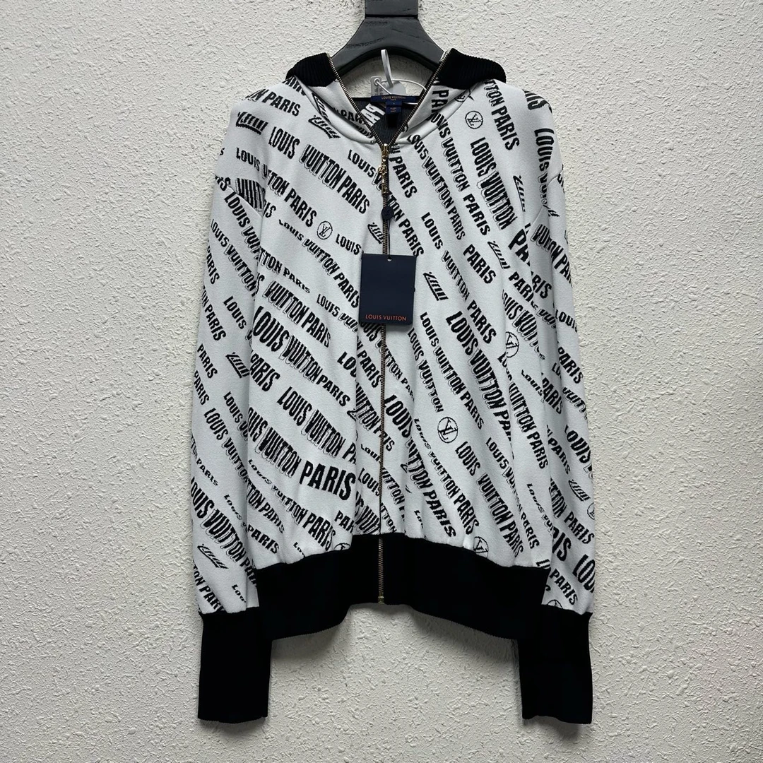 LOUIS VUITTON LV 新款弹幕Logo拉链外套 尺码/L 成色/99 YH11904