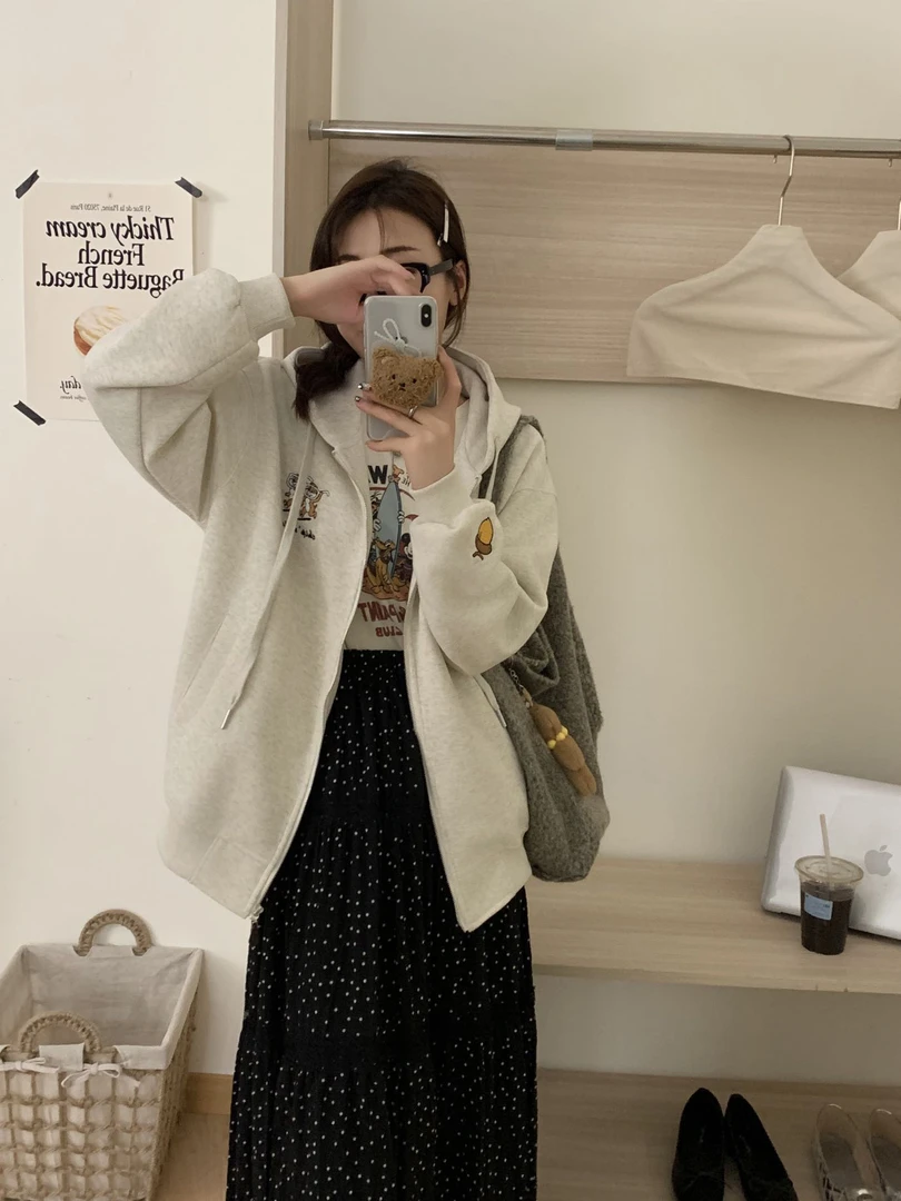 新疆包邮-A2006#松鼠拉链外套