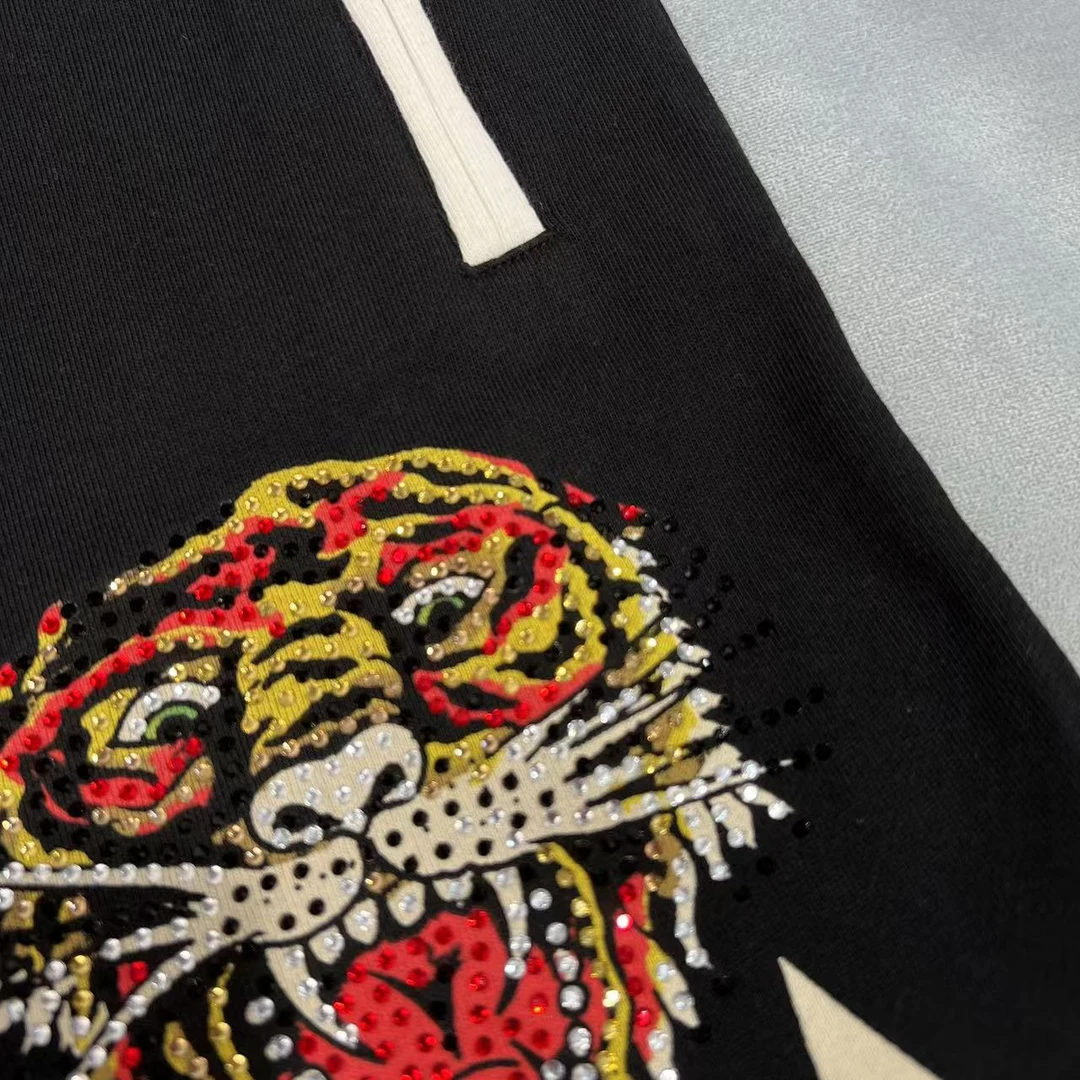 E-21 EH潮牌情侣款虎头烫钻星星印花时尚休闲短裤 OM008