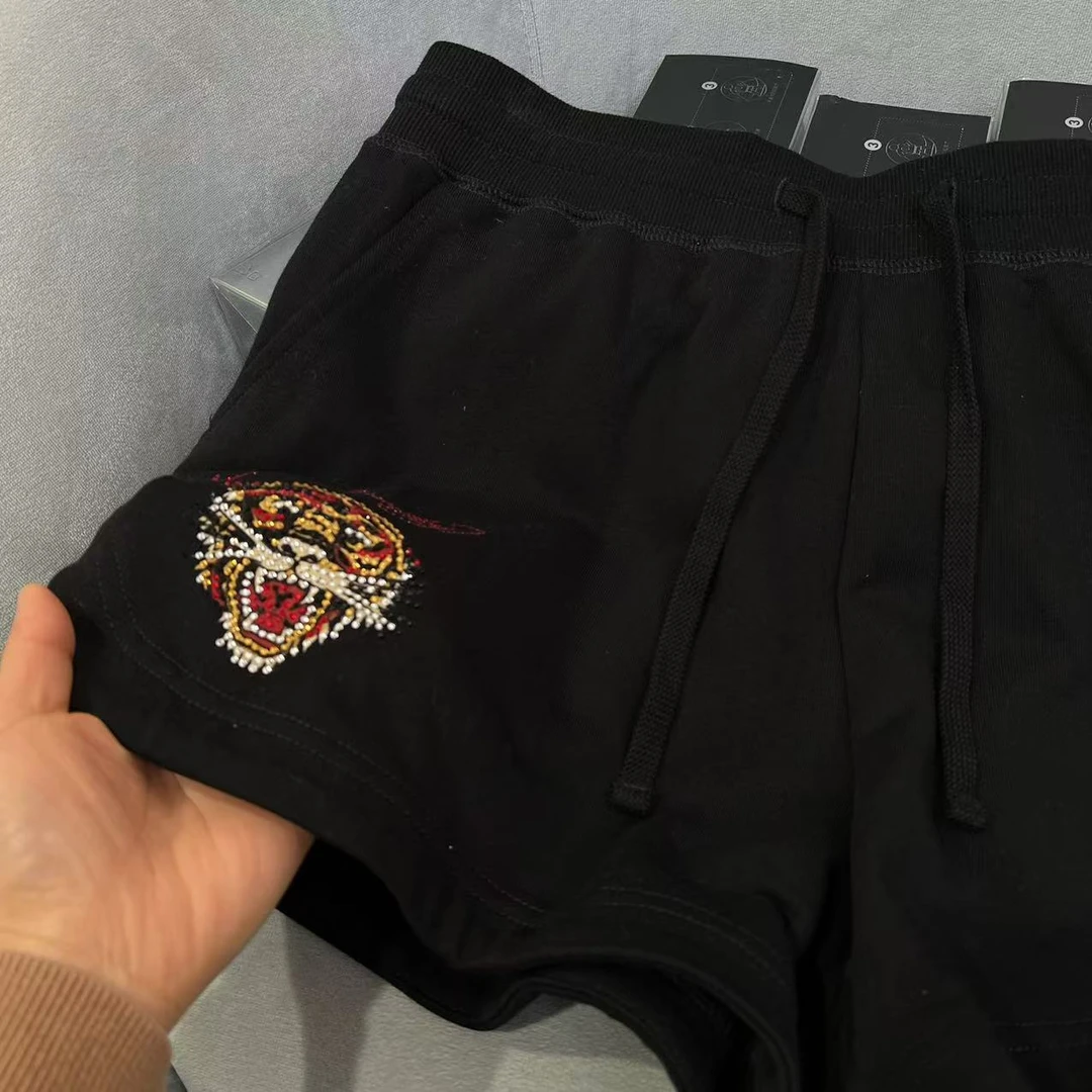 K-29 EH 潮牌女款虎头烫钻时尚休闲短裤 SW142