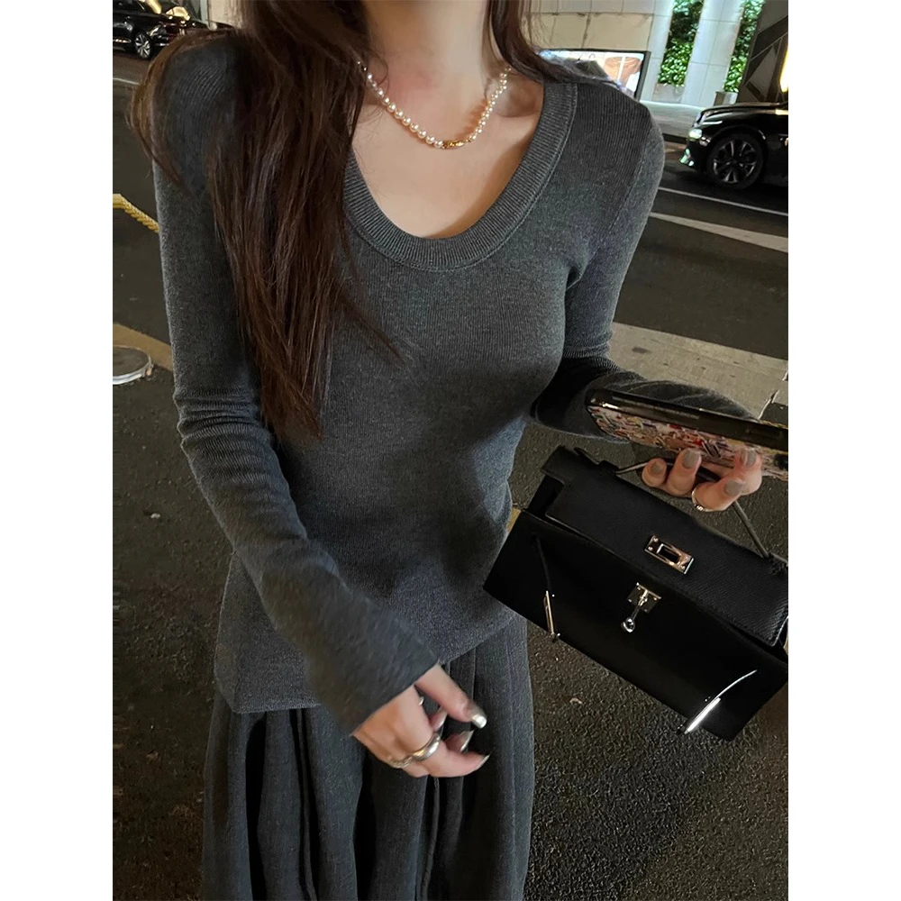 小秋家奶香椰奶u领显瘦绵秋新款羊毛桑蚕丝打底微宽松长袖针织衫