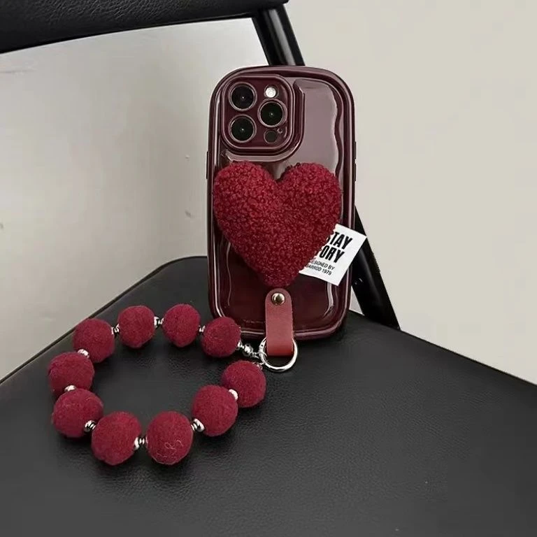新款复古风酒红毛绒绒爱心支架iPhone12手机壳13高颜值14苹果15女