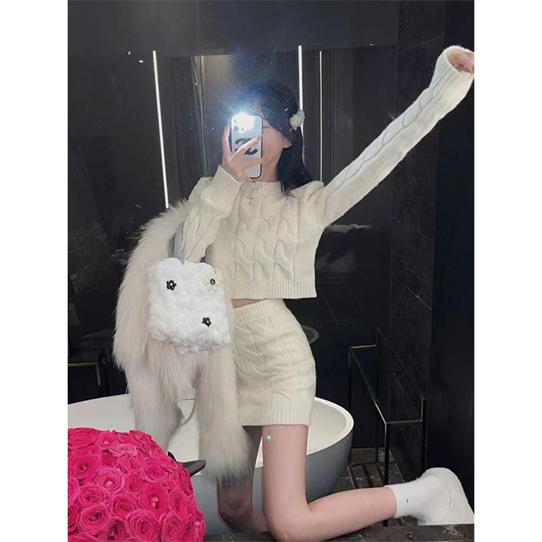 网红炸街辣妹套装女秋冬小个子气质显瘦麻花毛衣+包臀短裙两件套