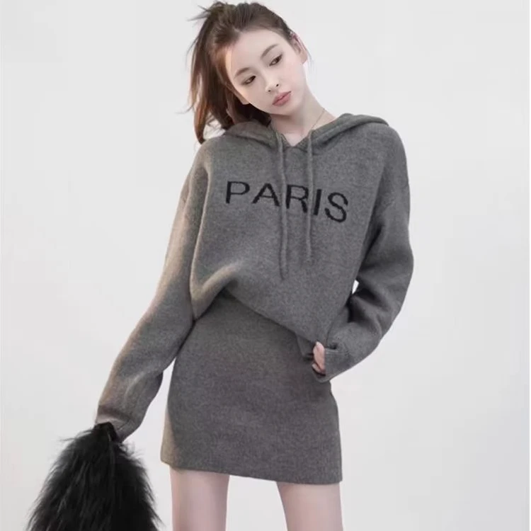 慵懒风复古字母提花灰色软糯连帽针织两件套秋冬毛衣+A字短裙套装