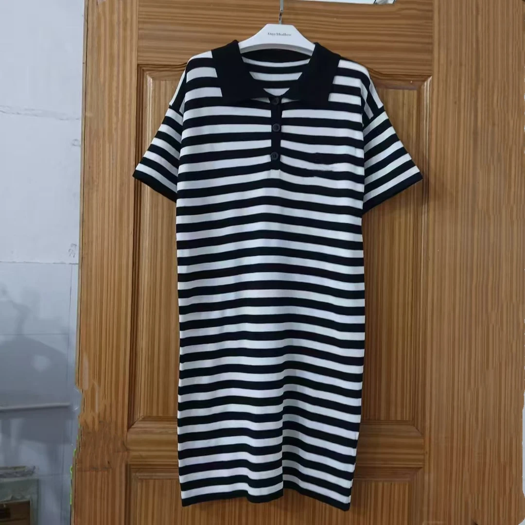 3784休闲舒适可爱卡通翻领短袖连衣裙