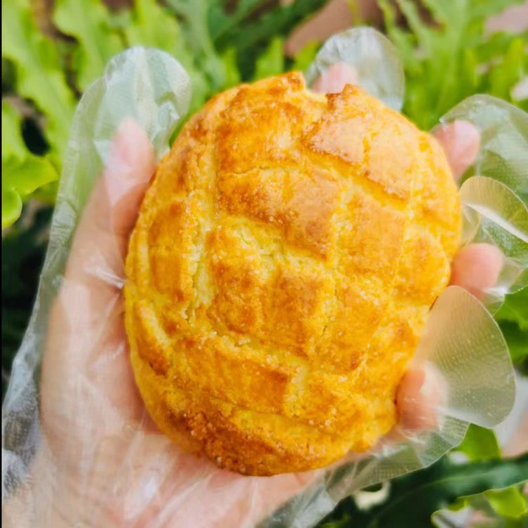 火叔家菠萝包一个