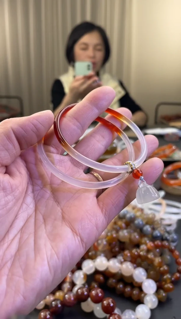 【闪购商品】玛瑙/玉髓手镯未镶嵌半山水叮当镯一对