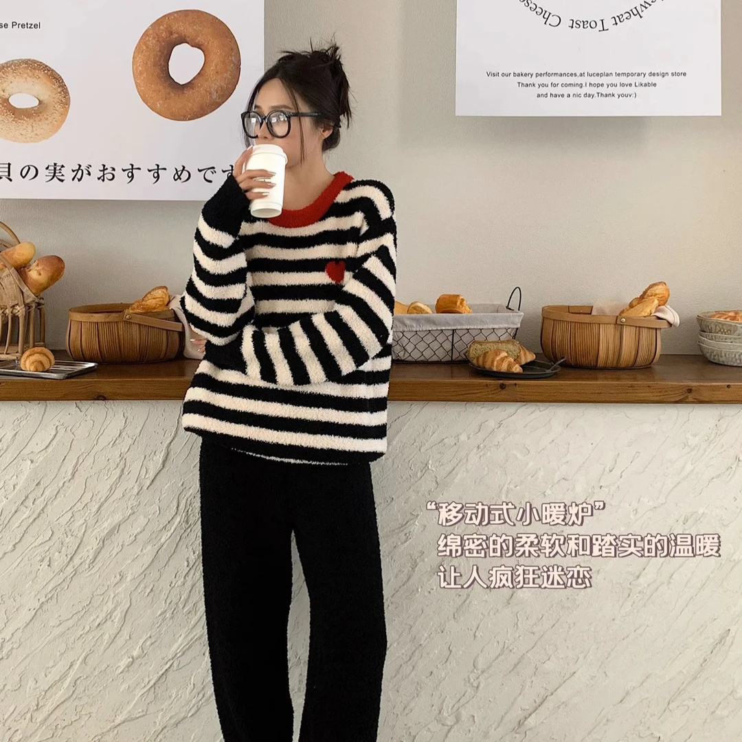 妍凯琳半边绒黑白条纹小爱心家居服简约可爱居家套装