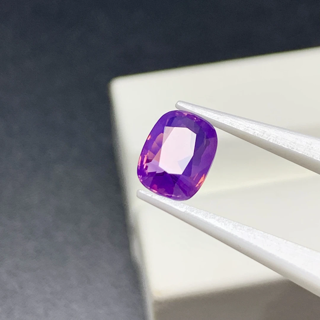 1.58克拉无烧紫色蓝宝石裸石AIGS7.49*5.79毫米微奶体干净通透