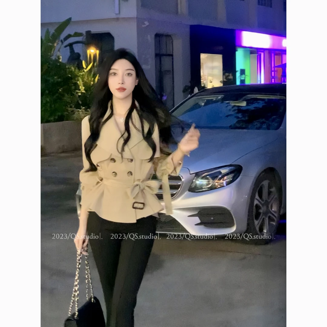 秋冬卡其色短短款风衣外套系带收腰显瘦花瓣下摆短外套035