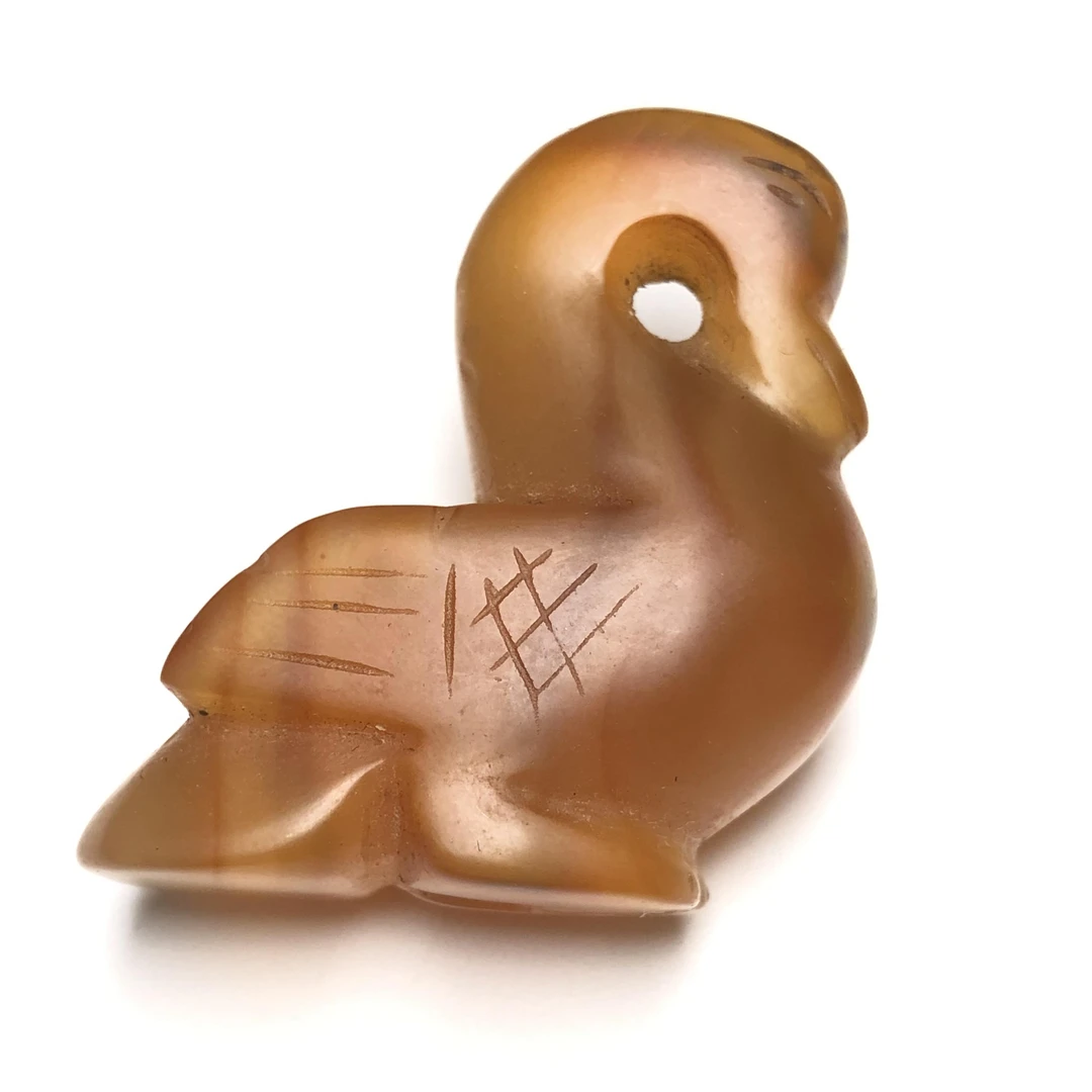 清代老玛瑙鸳鸯通天孔吊坠