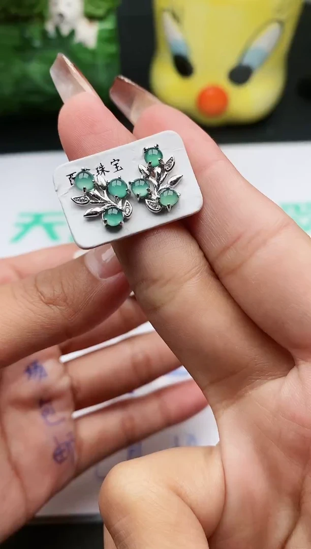 【闪购商品】翡翠耳饰未镶嵌1