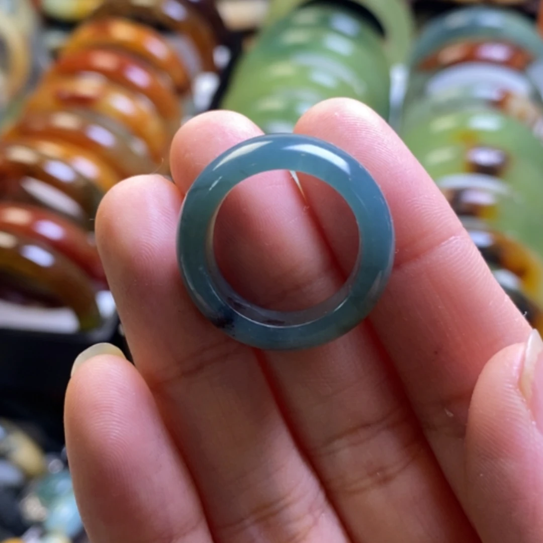 【闪购商品】蛇纹石玉戒指未镶嵌一**?