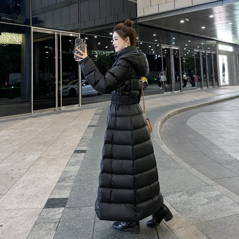 黑色显瘦羽绒服女士2023年冬装新款修身冬季过膝长款保暖加厚外套