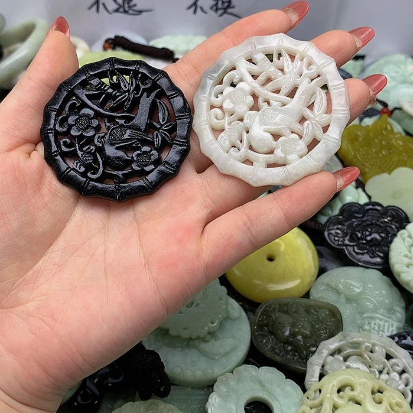 【闪购商品】蛇纹石玉颈饰未镶嵌云*了