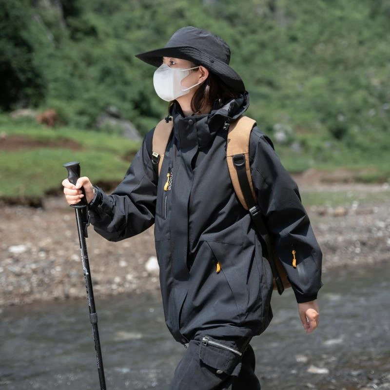 TOUCH MISS山系露营冲锋衣外套女三合一户外防风防水潮牌情侣